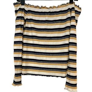 Size M off the shoulder stripped casual shirt